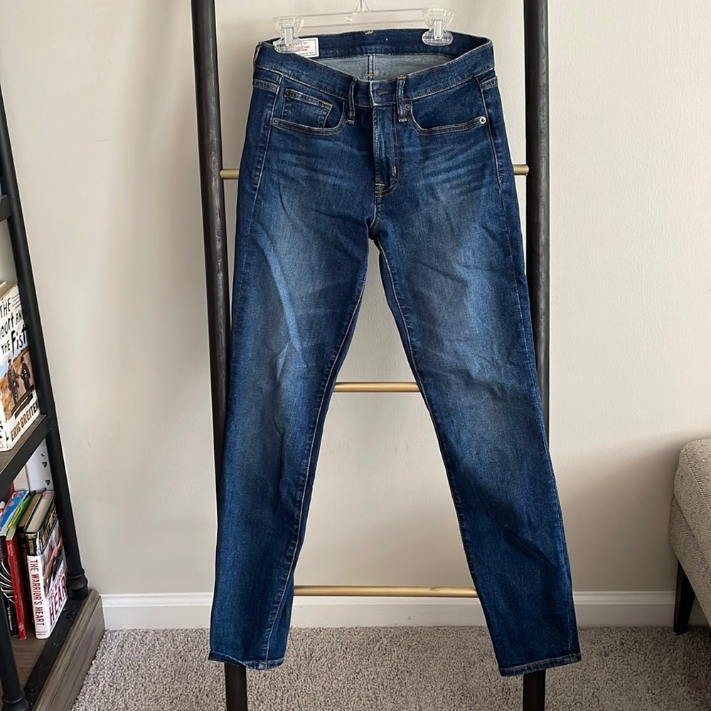 Size 2 Gap skinny jeans in great condition